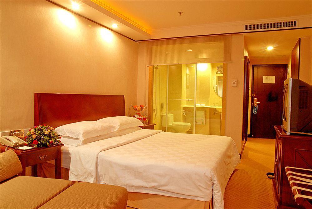 Royalty Hotel Shenzhen Exterior photo