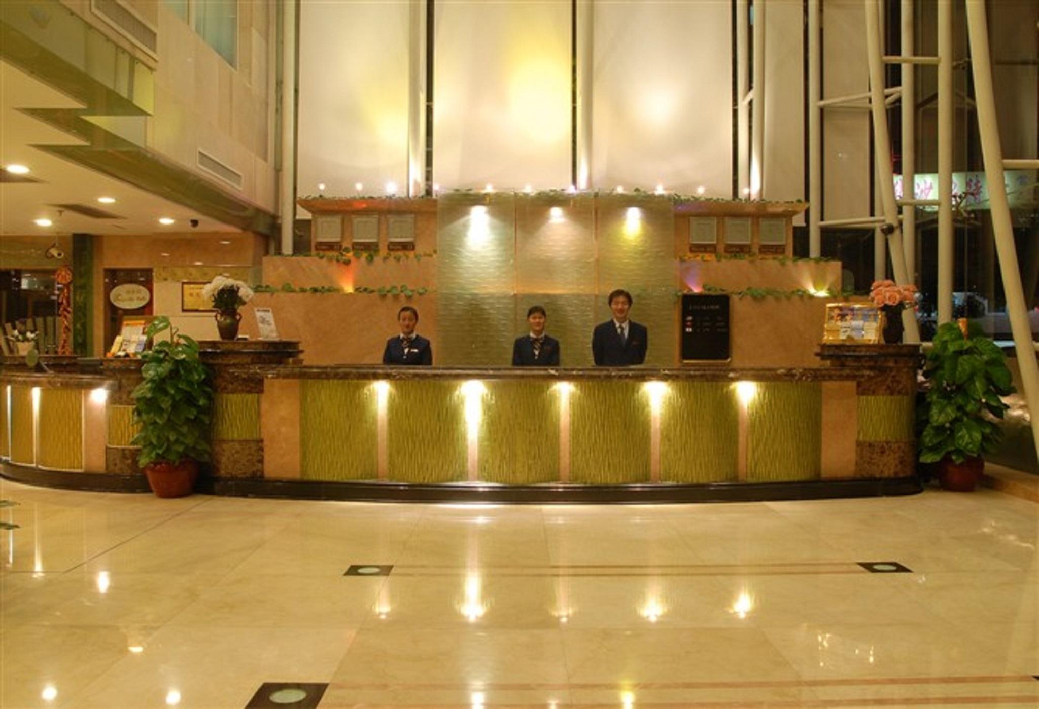 Royalty Hotel Shenzhen Exterior photo