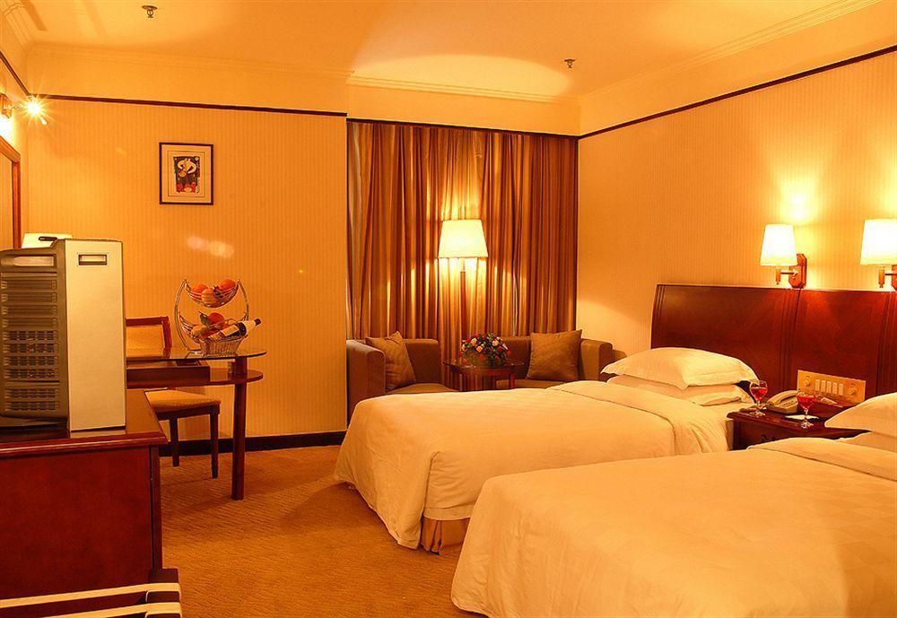 Royalty Hotel Shenzhen Exterior photo