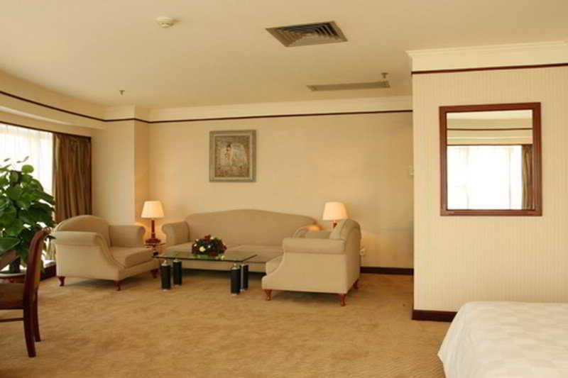 Royalty Hotel Shenzhen Exterior photo