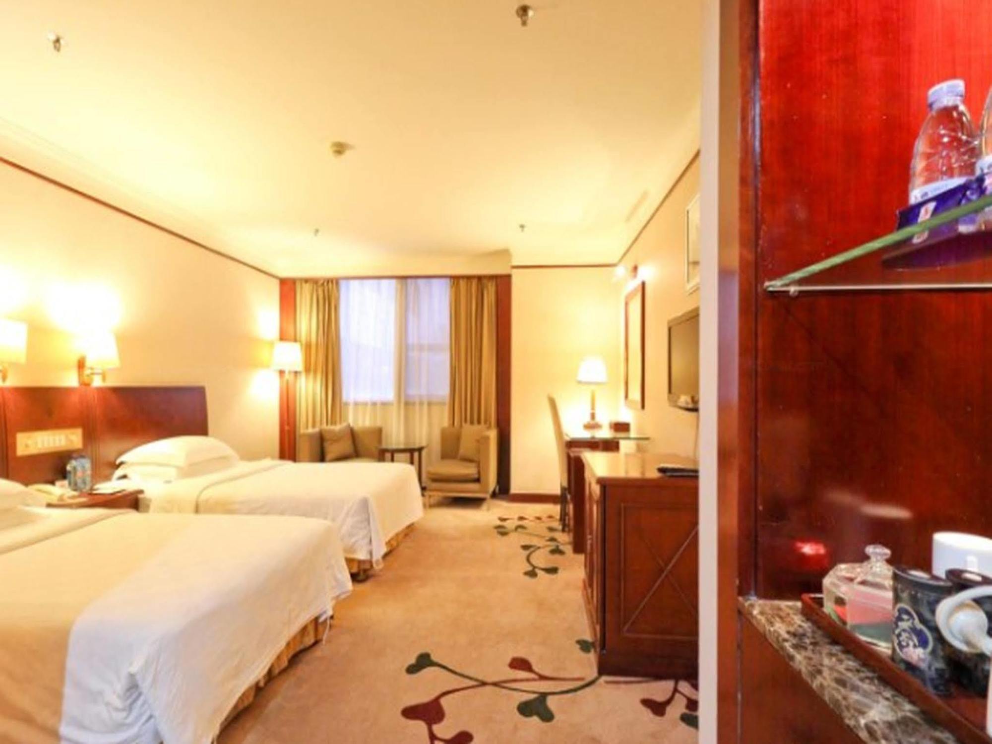 Royalty Hotel Shenzhen Exterior photo